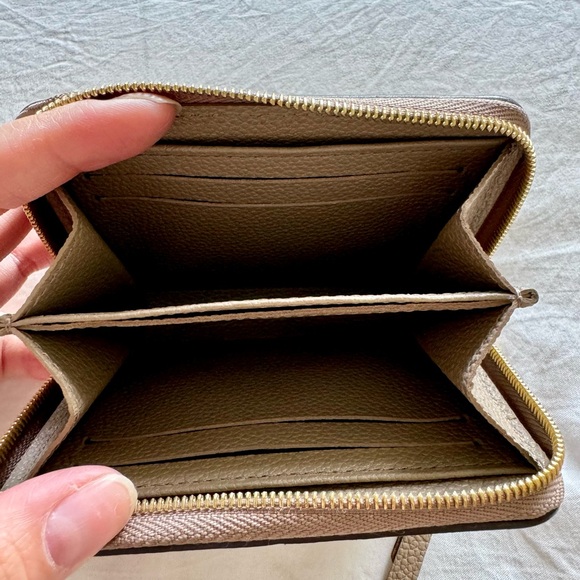 Louis Vuitton Zippy Coin Purse - Picture 7 of 8